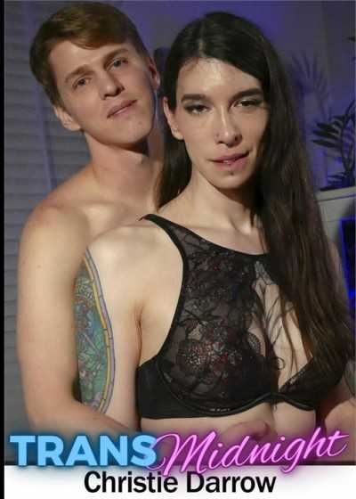 性感變性人克里斯蒂·達羅將大屌插入她的體內