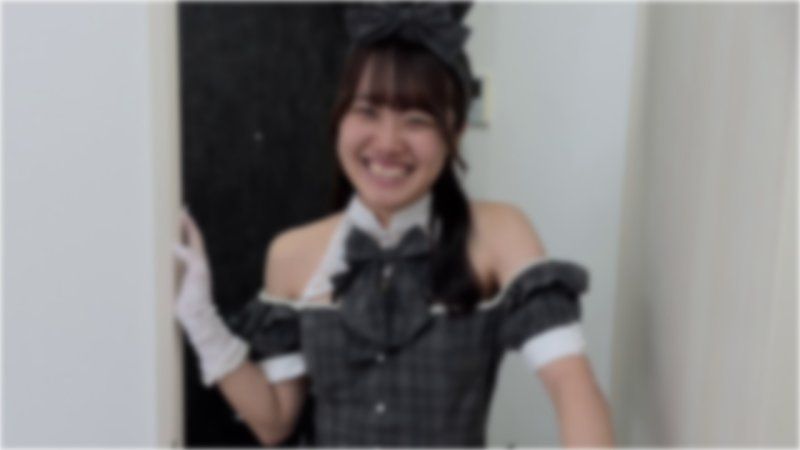[Limited Quantity/13 Shots] Pour in the semen of 5 people,then immediately thrust in for a creampie,a guaranteed pregnancy for the Y-kindergarten teacher. A 6-shot facial finish,drenching her entire body in semen during copulation.