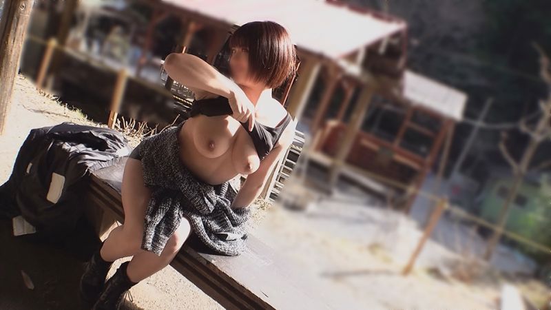 卑猥過頭義大利餐廳店員（24） 山間露營區在拍性愛旅行 野外露出&rarr;真實交尾