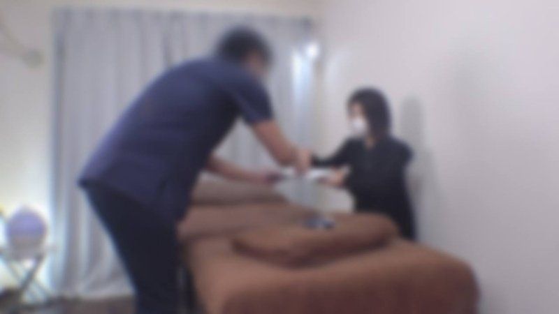【無/抽插】認真般可愛肌膚漂亮OL風格女性來到店裡