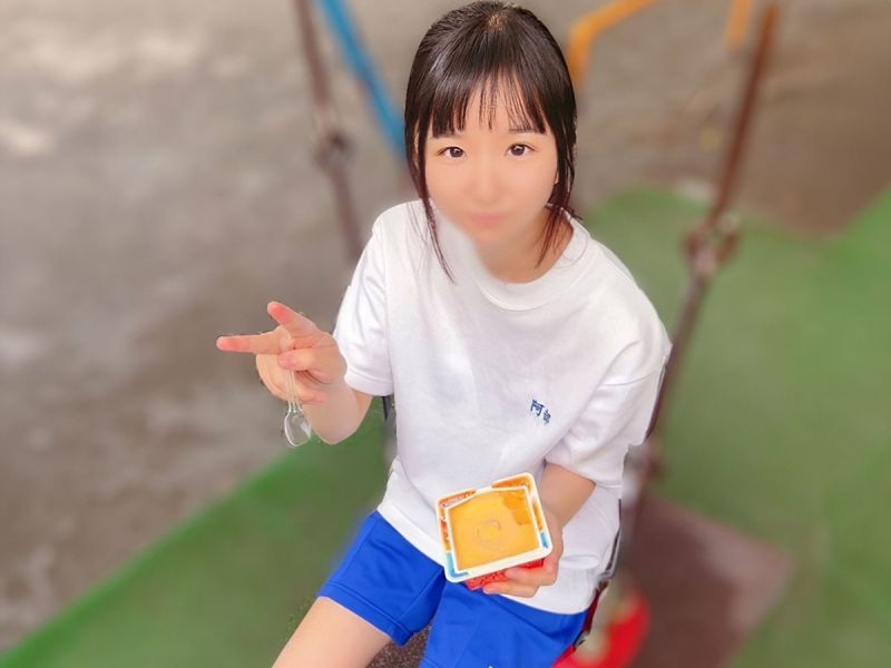 【準備好被削除】18歲剛成年的現役J&rdquo;K希穗醬。作為國體選手，她汗流浹背的緊緻身材，貪婪地享受著未熟的陰道，大量中出讓她滿溢