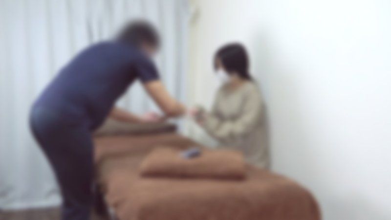 【无码/几乎中出】以前谘询过阴毛处理的客人，现在变得更茂密地来了。渗透在毛髮中的费洛蒙超强！