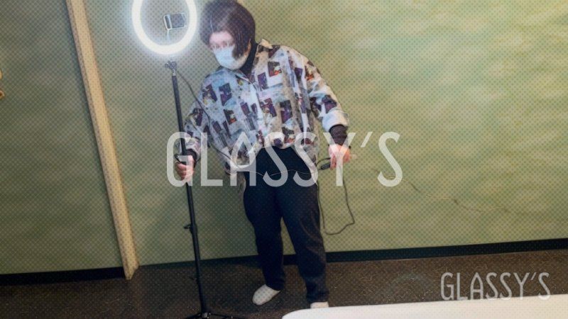 #19 對未經驗的工作人員中出＆口內射精│GLASSY