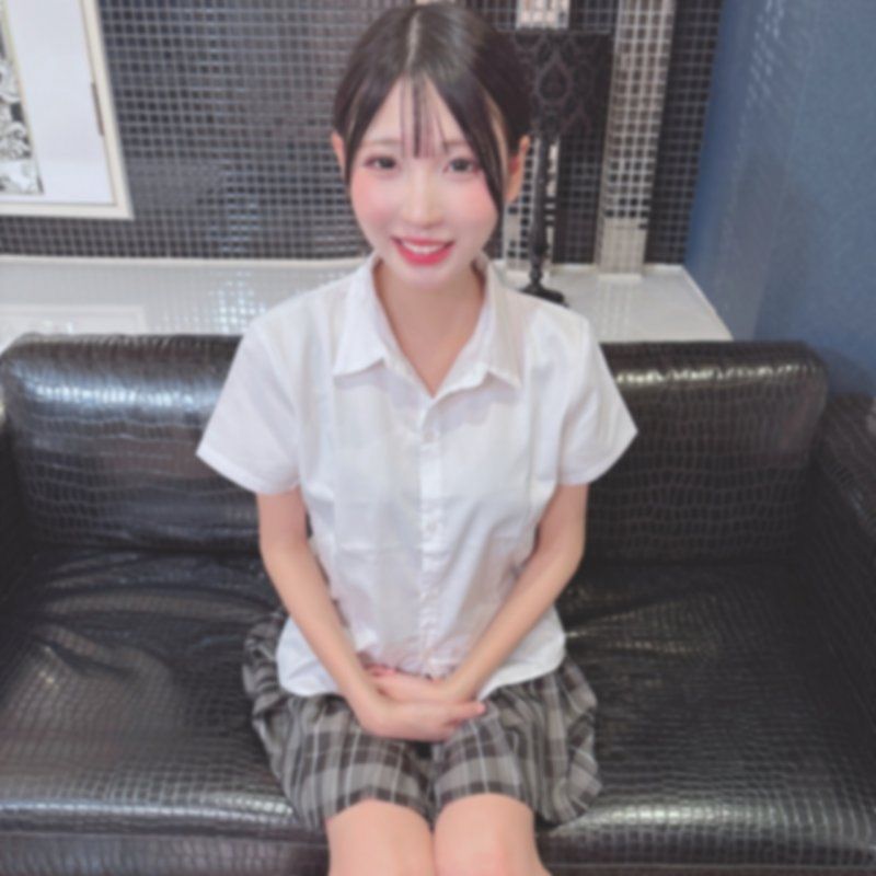 19歳の可憐な色白の華奢な美女の麗しき制服姿。細く華奢なカラダに注ぎ込まれる濃厚精液。