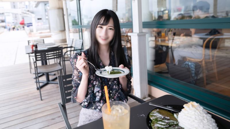 與姿容端麗的美人辦公室女士，在休日海岸淫欲約會&middot;&middot;&middot;發洩的她性欲接受本能，追求互相生中出! !喉嚨深處射精!