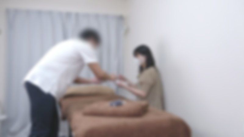 【無碼】非常滑嫩的肌膚，令人心動的OL小姐