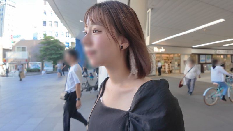 【初次】F罩杯(MARCH)美女「打工的薪水不夠...」為了學費應徵高額打工